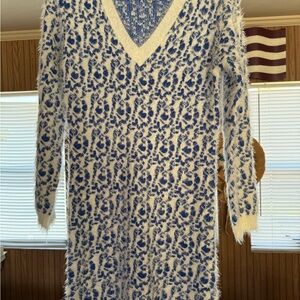 White Mark Fuzzy Knit V-Neck Dress in Blue and White